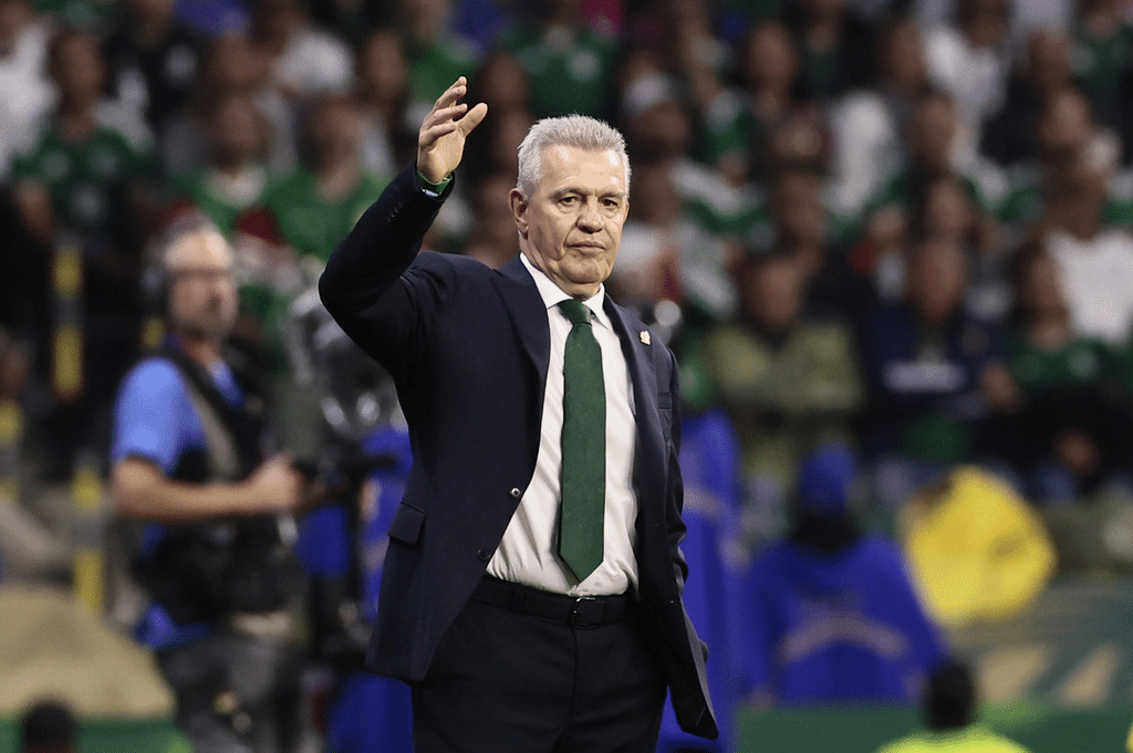 Javier Aguirre es nombrado nuevo director técnico del Valencia en LaLiga de España 1 image