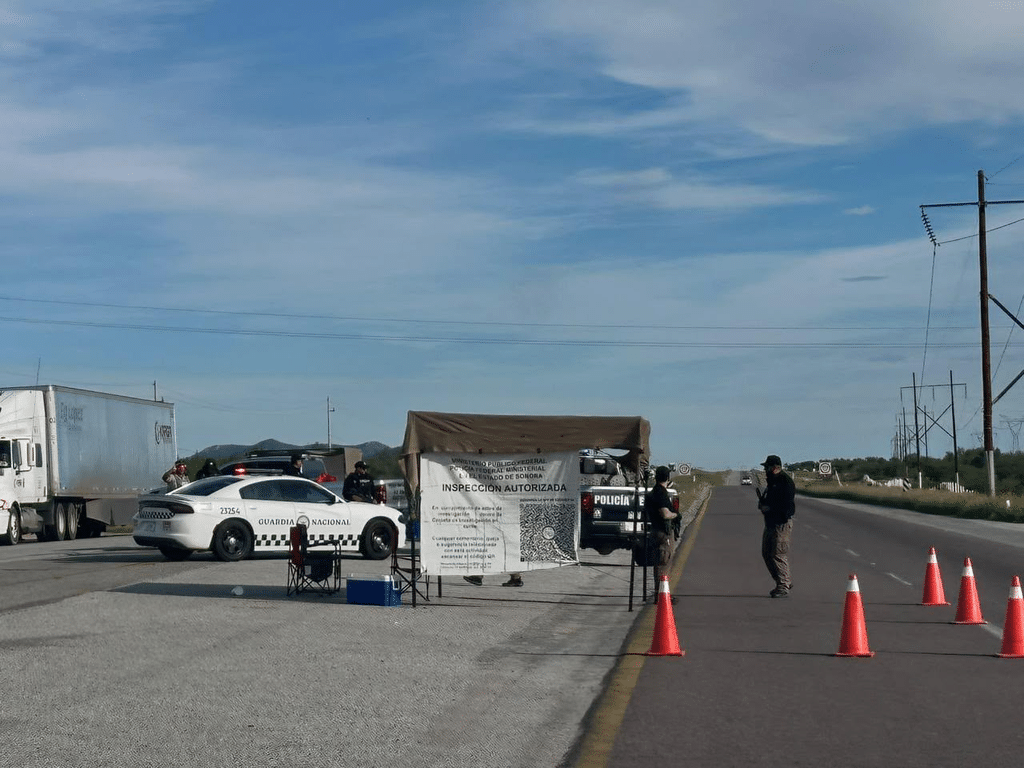 Autoridades federales y estatales mantienen vigilancia en carreteras de Sonora para prevenir retenes ilegales 1 image
