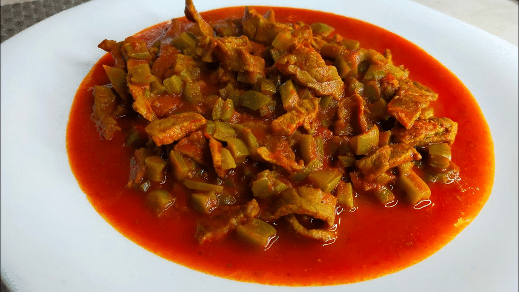 Carne con nopales y chile 1 image
