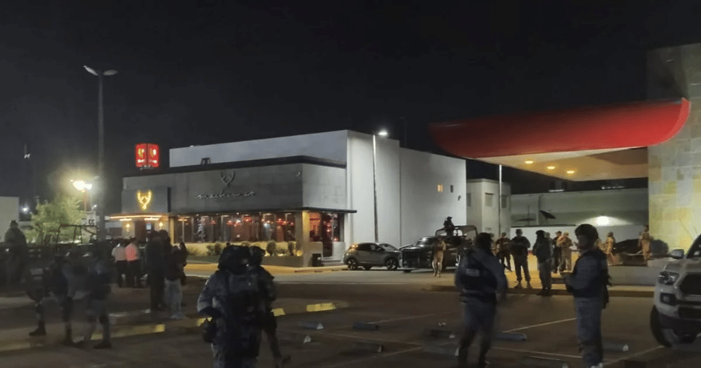 Un muerto y siete heridos deja ataque en un restaurante de Culiacán, Sinaloa 1 image