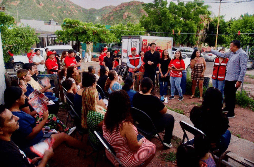 Ramón Flores mantiene acercamiento con colonias de Guaymas 1 image