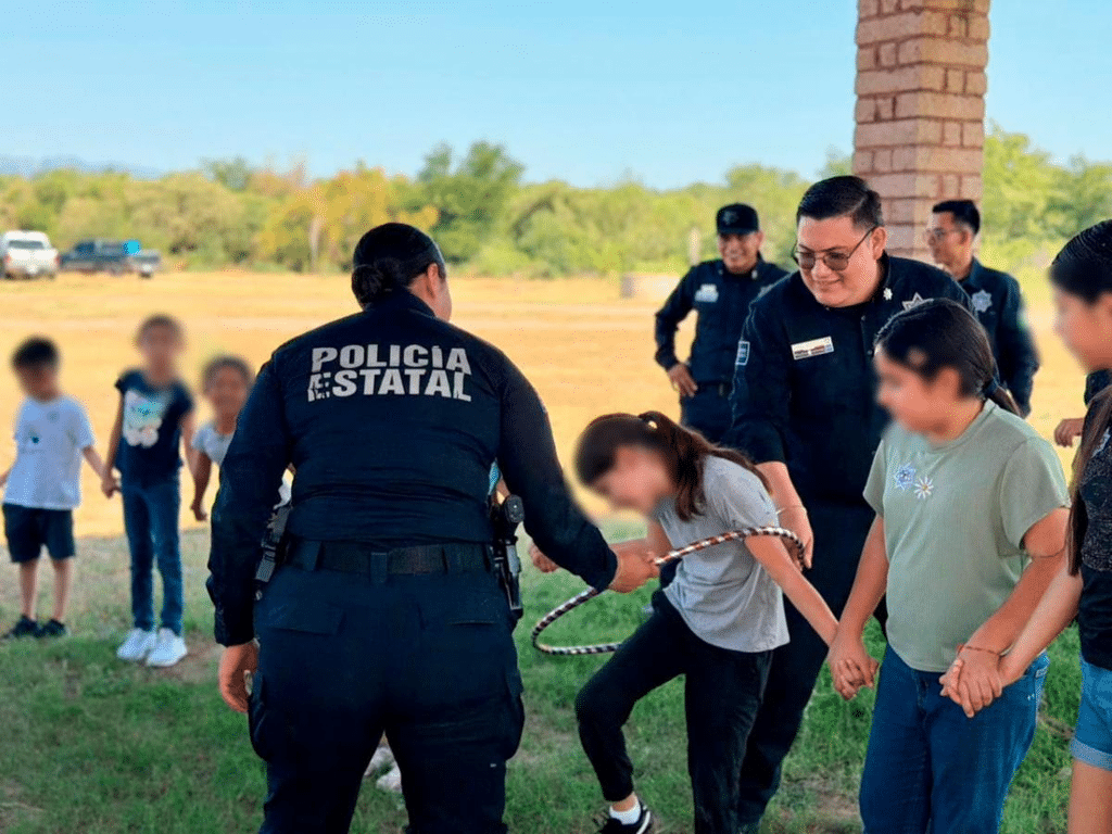 Acerca Policía Estatal acciones de proximidad y prevención a familias de Ónavas 2 image