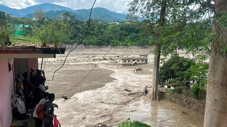 Riada en Nepal deja más de 900 muertos 1 image