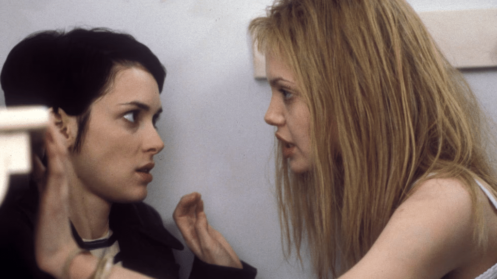 Angelina Jolie y el éxito que llevó a Winona Ryder a revivir uno de sus peores traumas 1 image