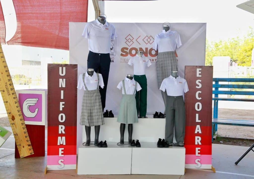 Arranca Durazo de manera exitosa ciclo escolar con entrega de uniformes y libros de texto gratuitos 7 unnamed