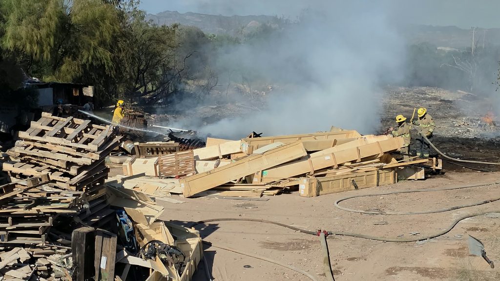 Se incendia tarimera en Santa Clara 3 370