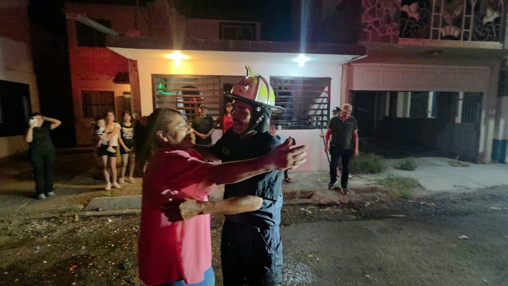 Se pensiona Segundo Comandante de Bomberos 2 414