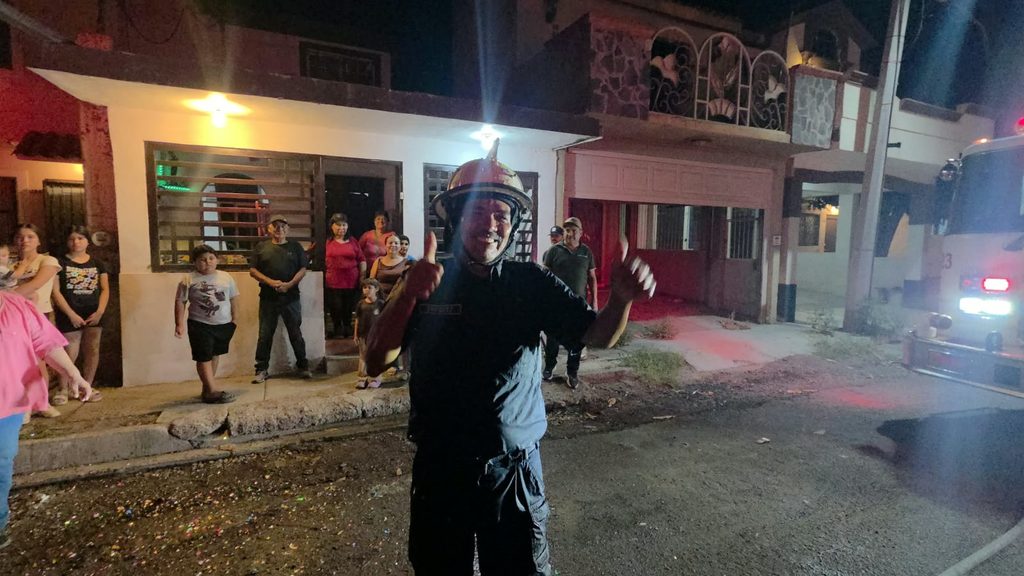 Se pensiona Segundo Comandante de Bomberos 3 415