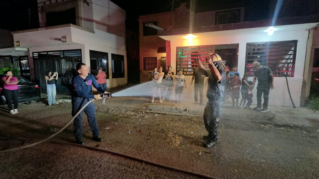 Se pensiona Segundo Comandante de Bomberos 6 418 - copia