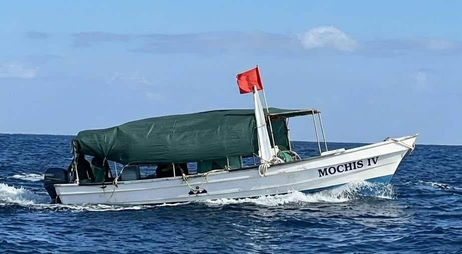 Localizan a pescadores ribereños entre la Manga y Bahía de Kino 6 475
