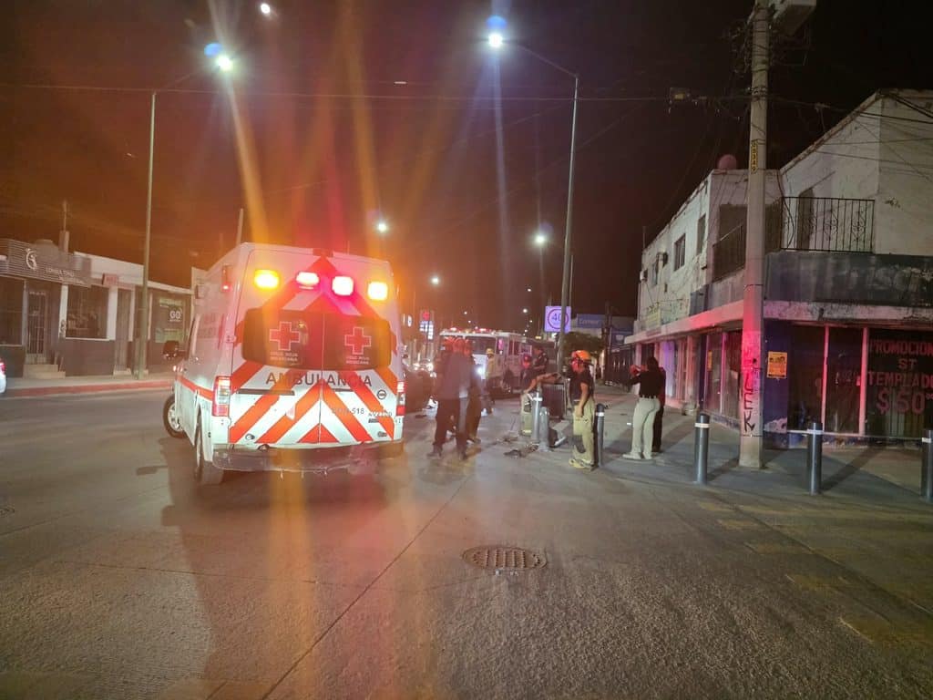 Resulta pareja lesionada en volcadura de auto 1 527