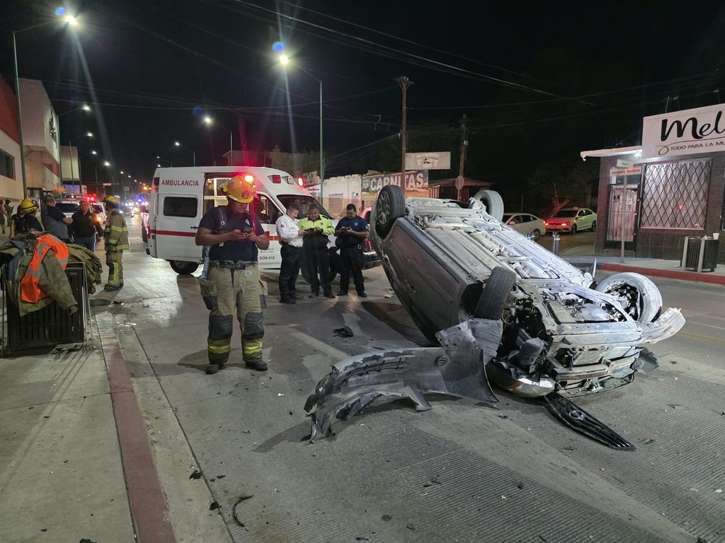 Resulta pareja lesionada en volcadura de auto 5 531