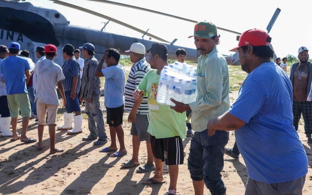 Activan puente aéreo para entrega de víveres 9 594