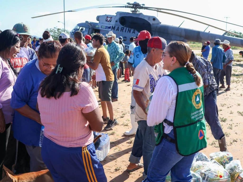 Activan puente aéreo para entrega de víveres 11 596