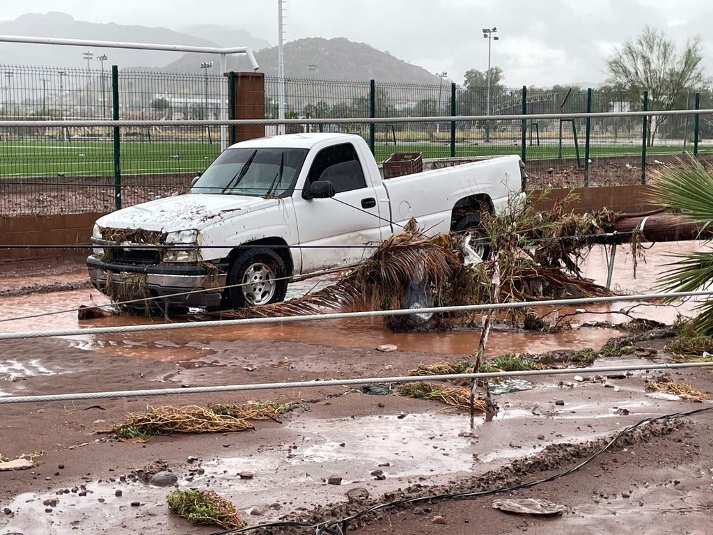 Caen 120 milímetros de lluvia en tan solo 45 minutos en Guaymas 2 614