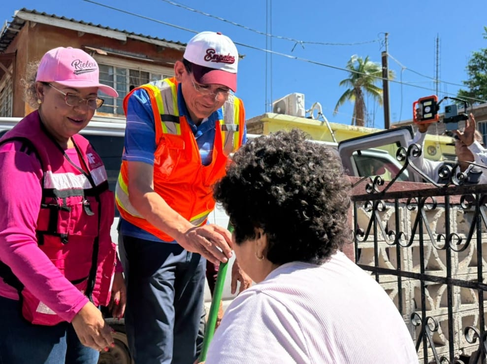 Se continúa apoyando a familias damnificadas 1 824