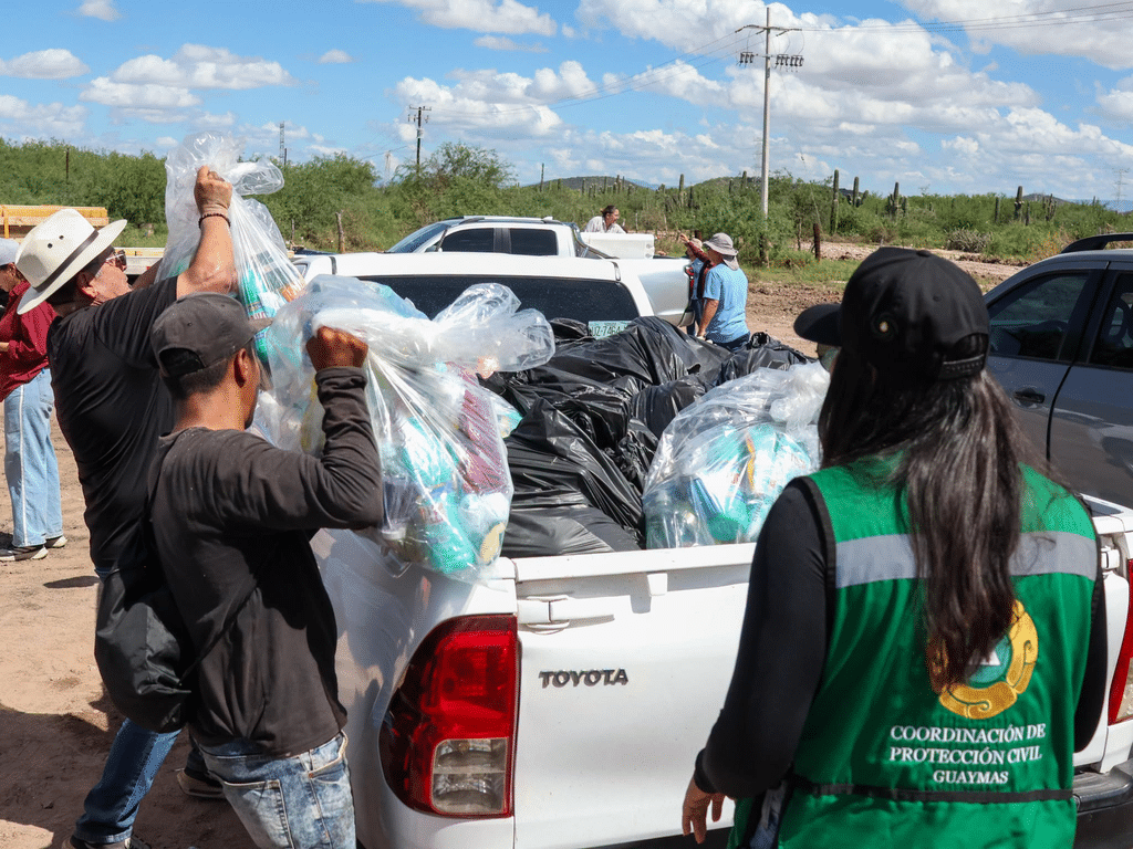 Apoyan a familias afectadas por el huracán Polo 2 847939737_994507720348102_3258481581654264114_n