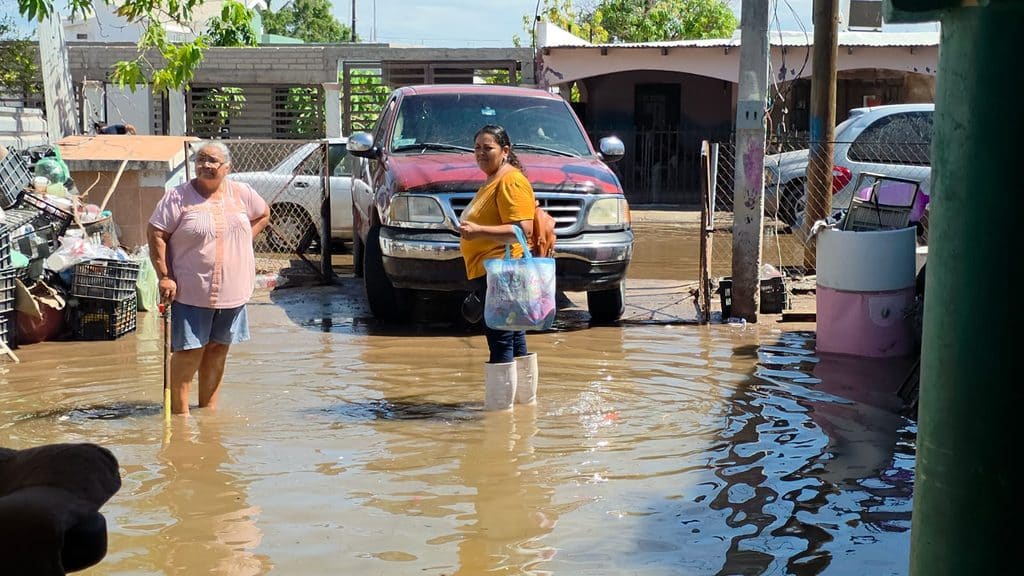 Provoca marea inundaciones en colonias de Empalme 8 WhatsApp Image 2026-10-05 at 1.13.41 PM (1)