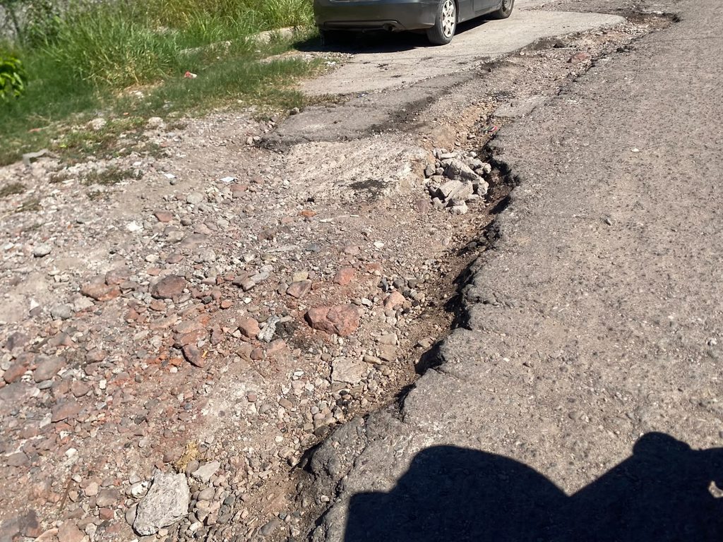 Piden vecinos reparar y alumbrar la calle en Mar de Java 2 WhatsApp Image 2026-10-23 at 6.45.37 PM (1)