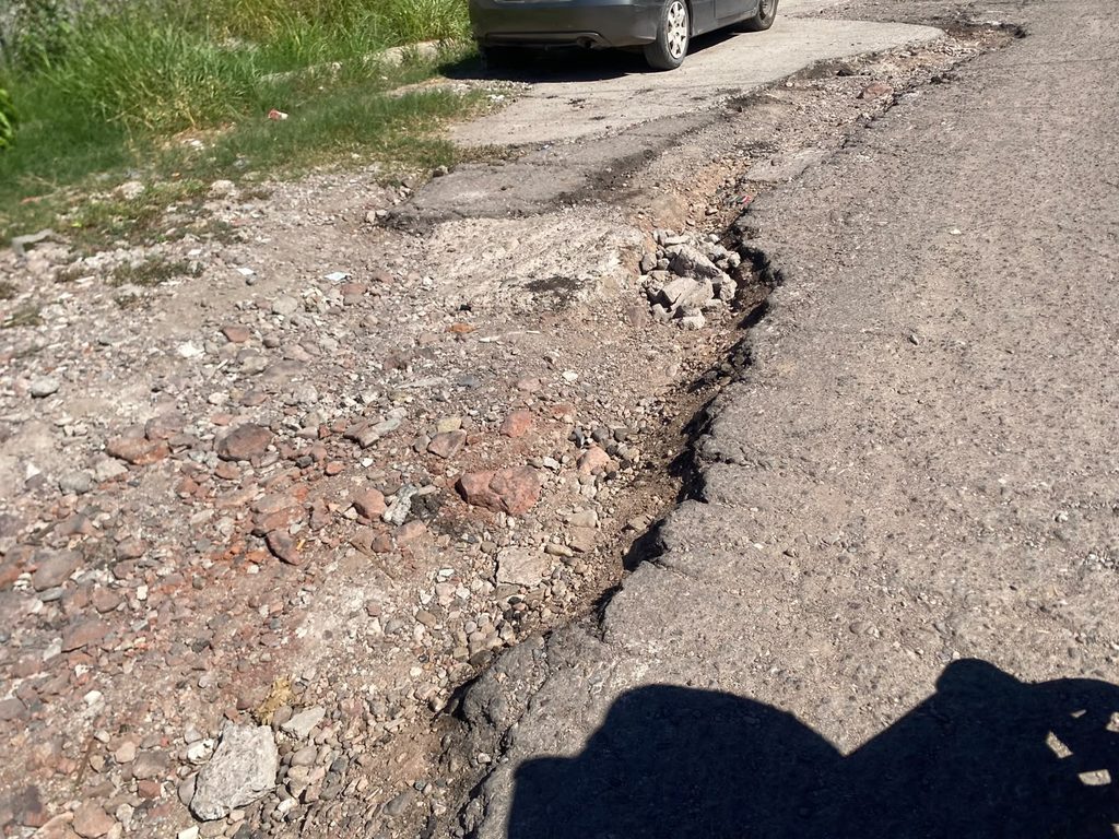 Piden vecinos reparar y alumbrar la calle en Mar de Java 3 WhatsApp Image 2026-10-23 at 6.45.37 PM