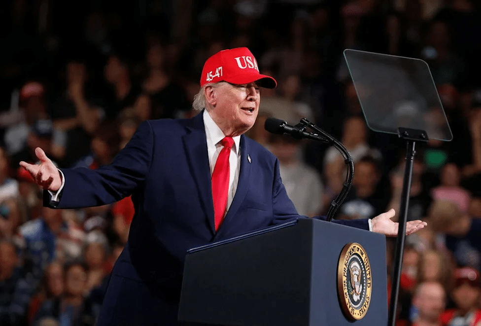 Trump sugiere que se debería disparar a quienes filtren información clasificada 1 image