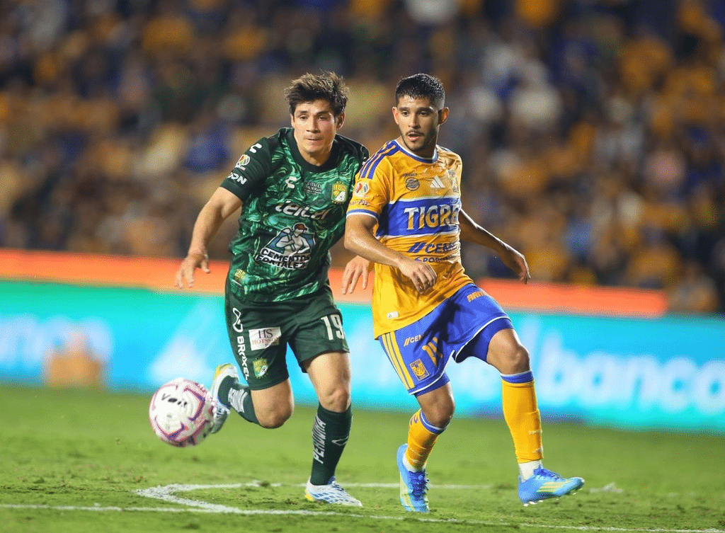 León vence a Tigres y complica su clasificación 1 image