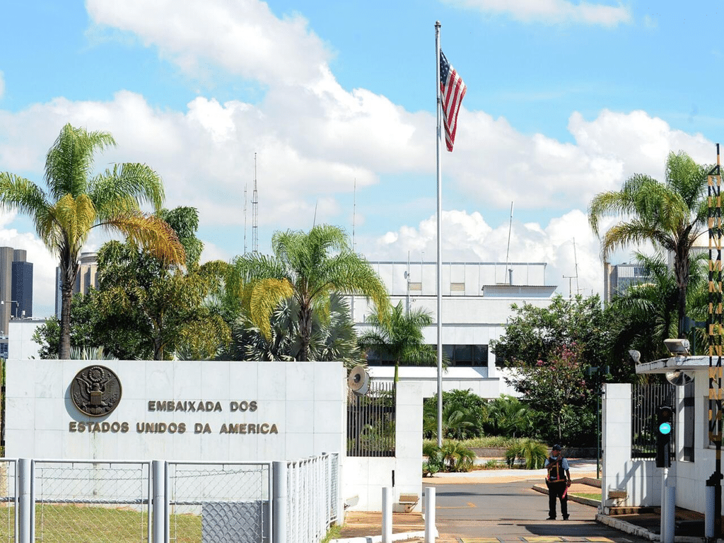 EU suspende servicios consulares y de su embajada en Brasil por motivos de seguridad 1 image