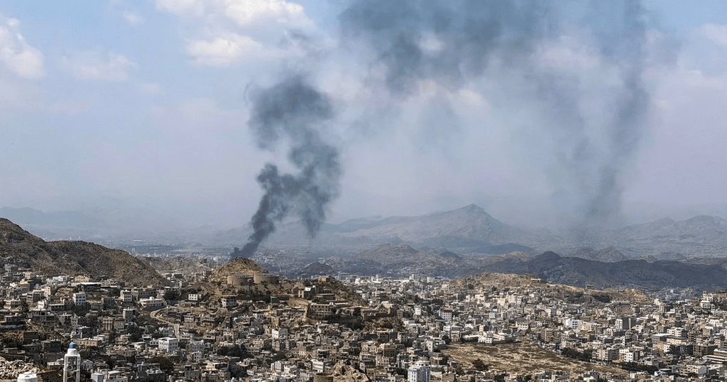 Rebeldes hutíes aseguran haber atacado aeropuertos e instalaciones petroleras de Arabia Saudita 1 image