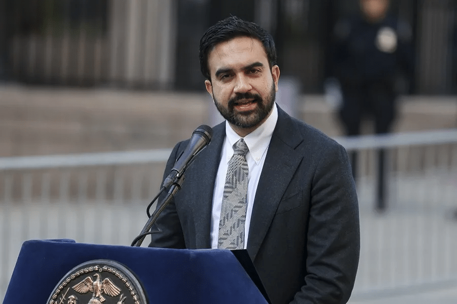 Alcalde de Nueva York explica en español a inmigrantes cómo actuar ante agentes del ICE 1 image