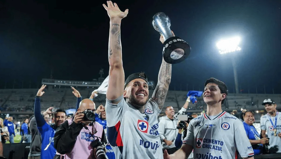 Cruz Azul vuelve a burlarse de Pumas y afirma que CU es su casa 1 image