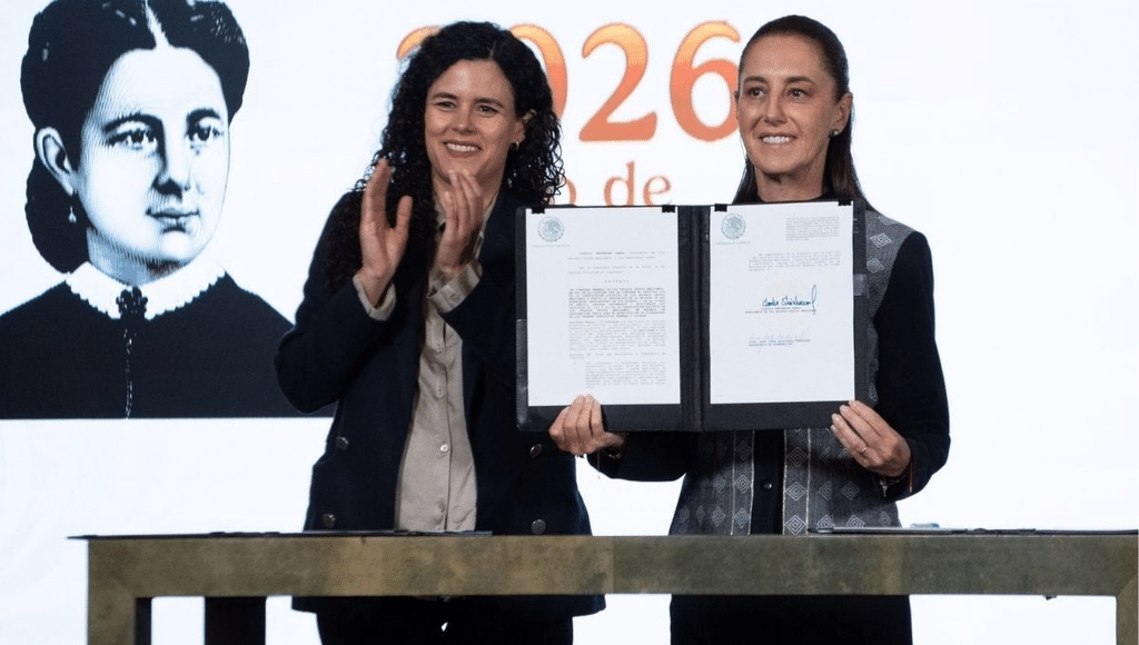Sheinbaum firma reforma sobre doble nacionalidad; entrará en vigor para elecciones de 2028 1 image