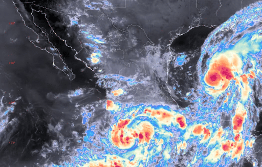 Isaías se intensifica a huracán categoría 1 en el Golfo de México 1 image