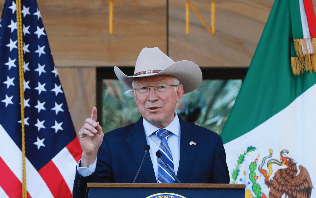 Ken Salazar anuncia regreso a México para promover unidad y liderazgo de América del Norte 1 image